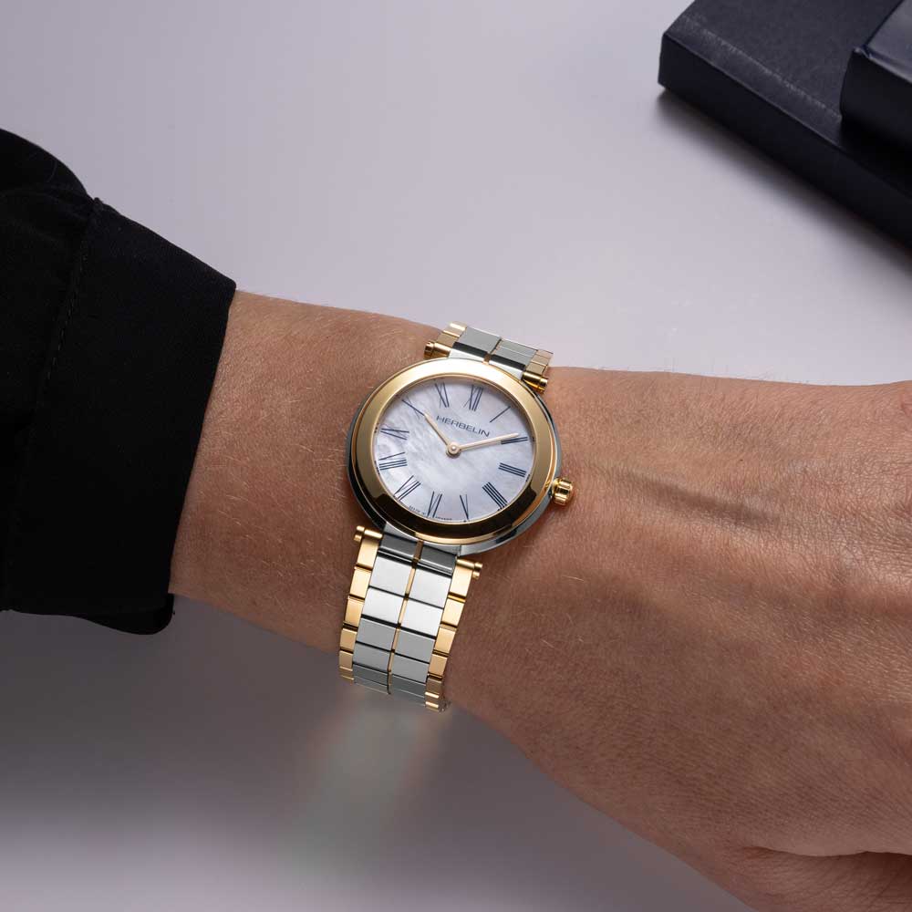HERBELIN Newport Slim Mother of Pearl Blue Dial Yellow Gold Womenâs Watch | 16922BT1N09