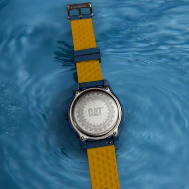 CAT Insignia with Blue Rubber Strap Men's Watch | LJ.100.26.626