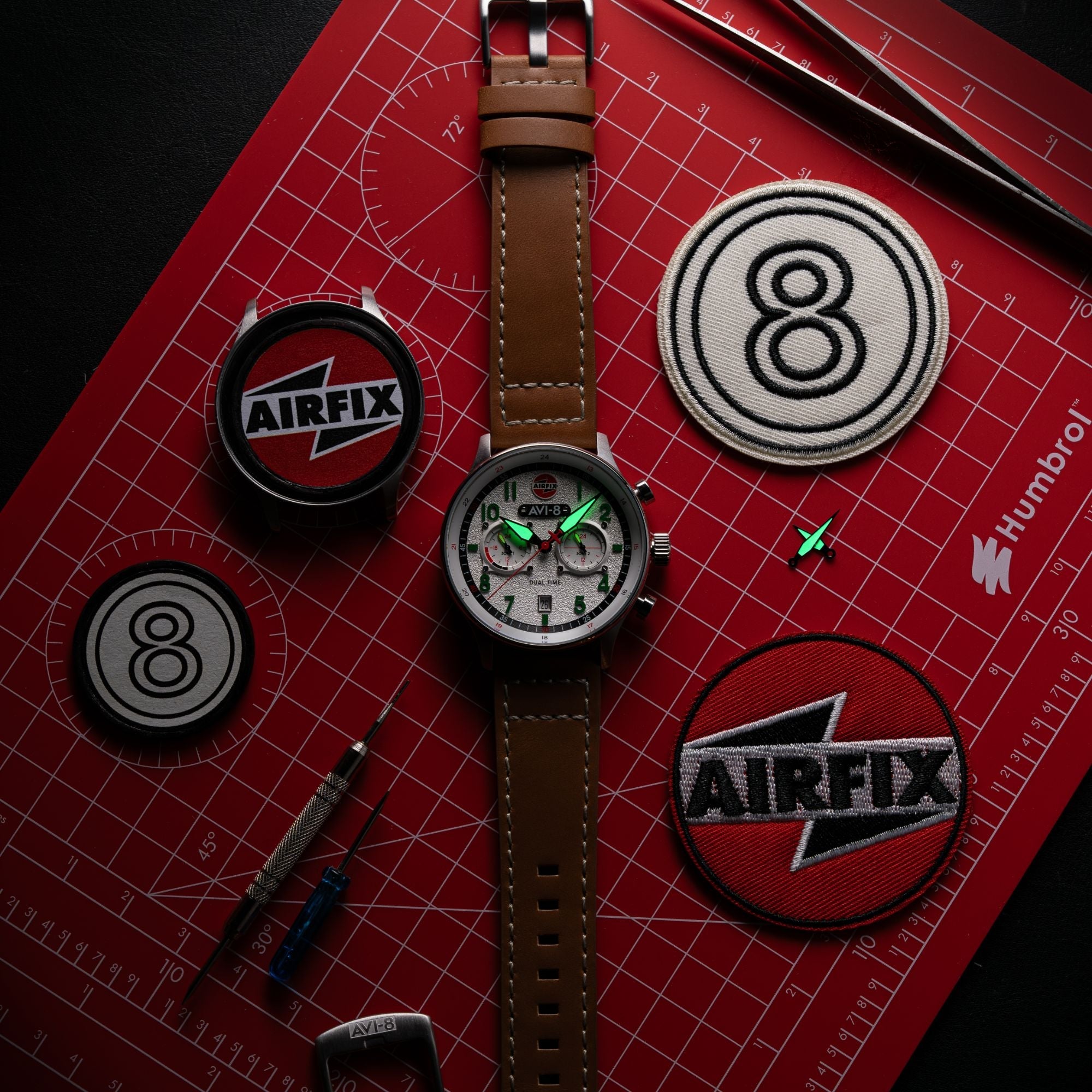 AVI-8 Carey Dual Time Airfix Edition Silver White