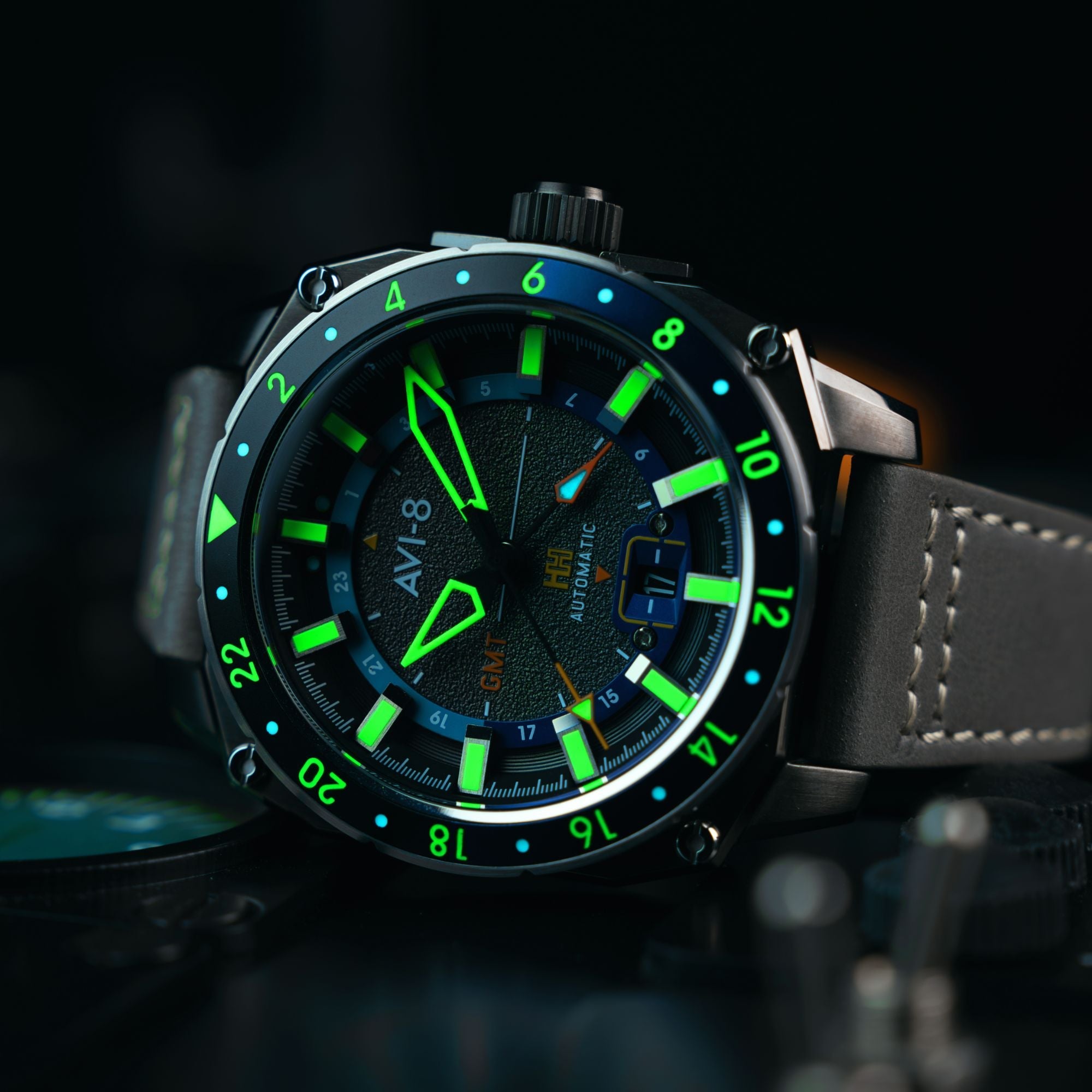 AVI-8 Atlas Gmt Automatic Mist Grey