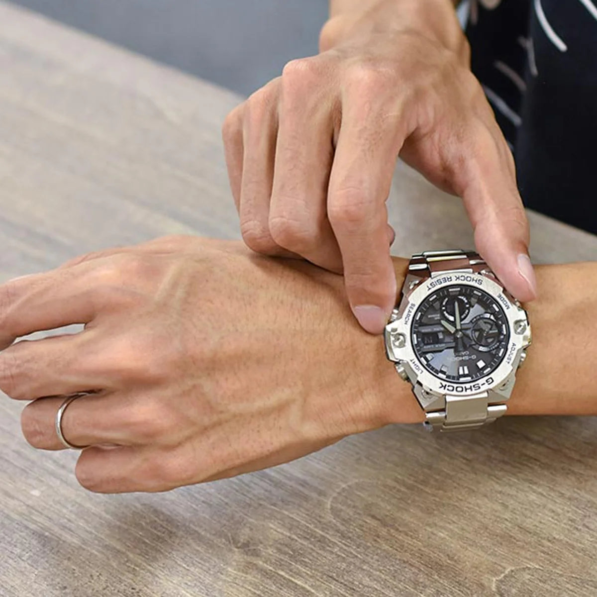 Casio G-Shock Black Dial Automatic Stainless Steel Men’s Watch | GST-B400D-1ADR