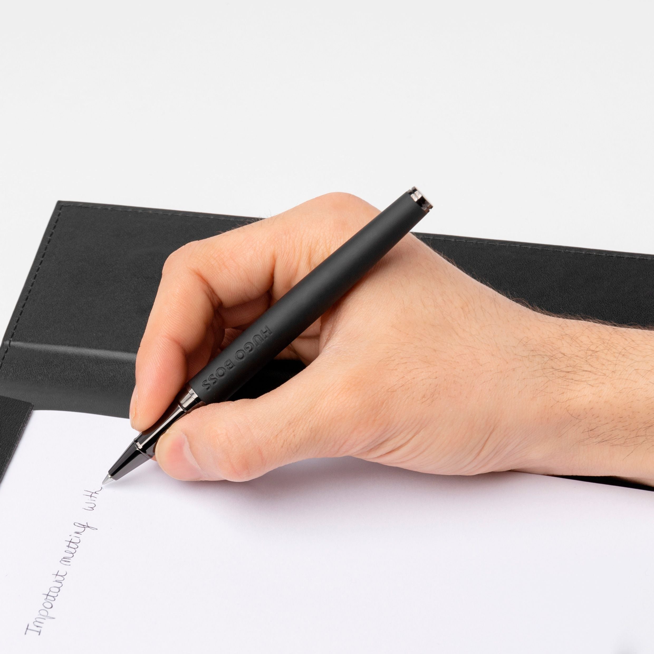 HUGO BOSS HSG3525A-Rollerball pen Loop Black Iconic