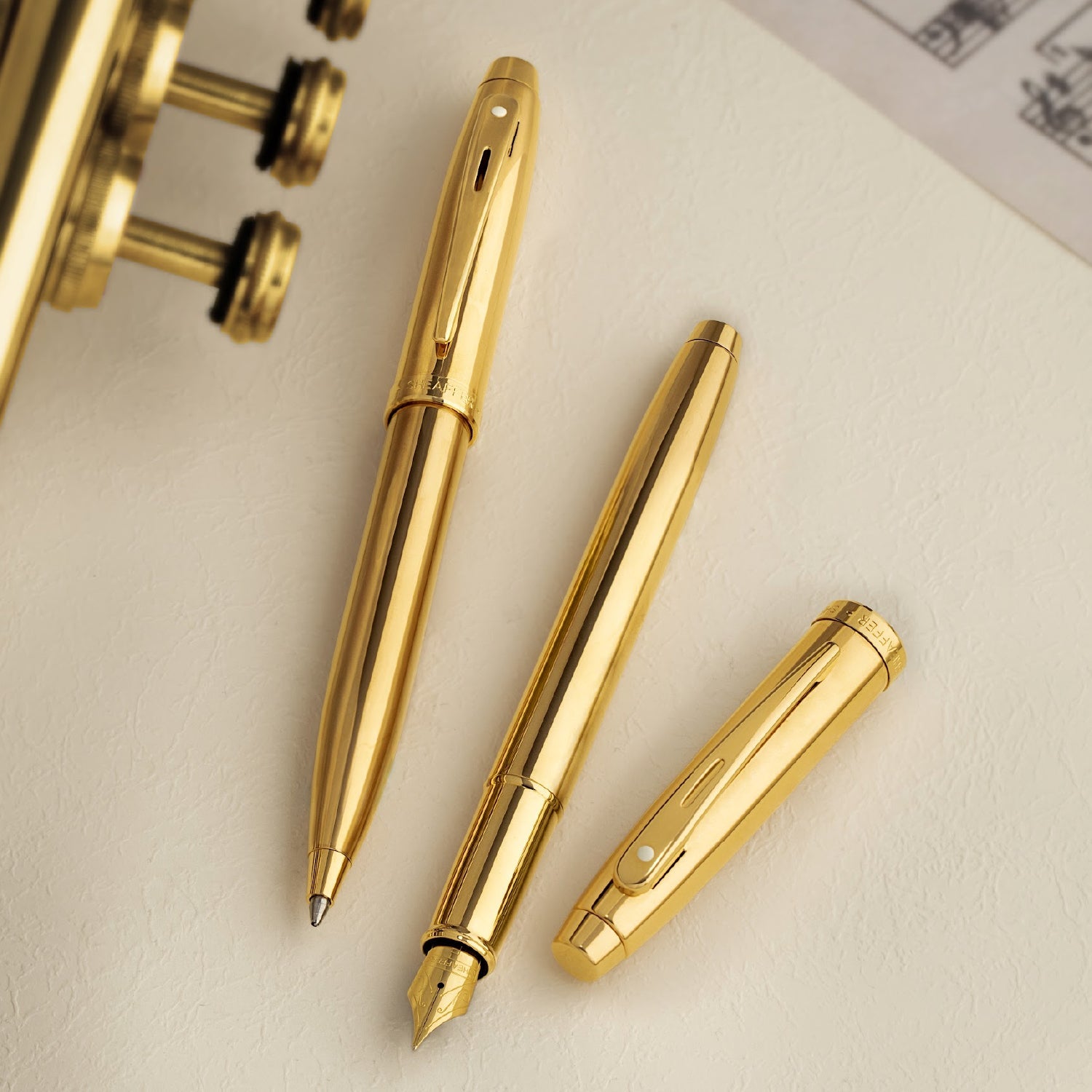 Sheaffer 100 9372 Glossy PVD Gold Fountain Pen With PVD Gold Trim | E0937253