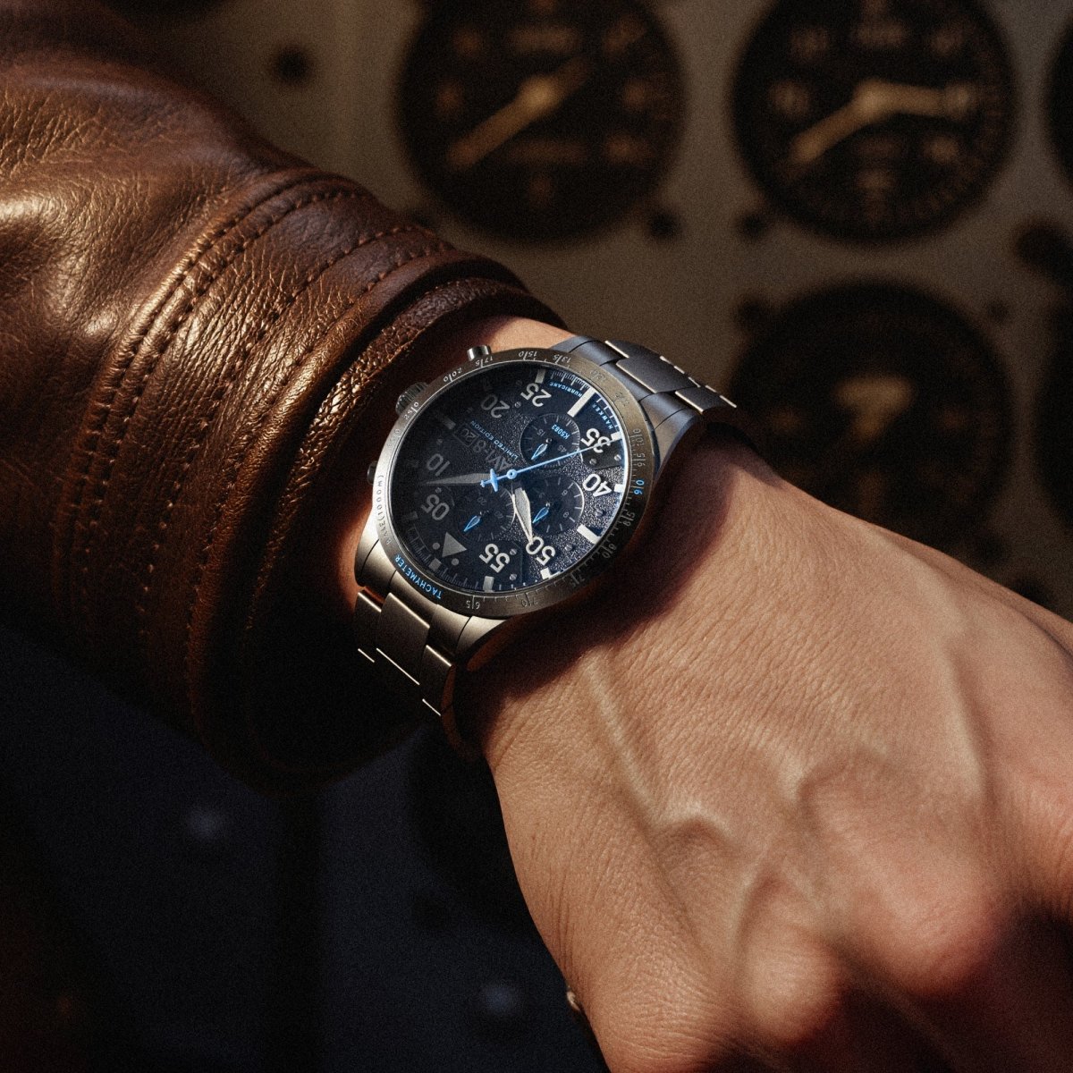 AVI - 8 90Th Anniversary Chronograph Limited Edition Hangar Grey | TIME Watches