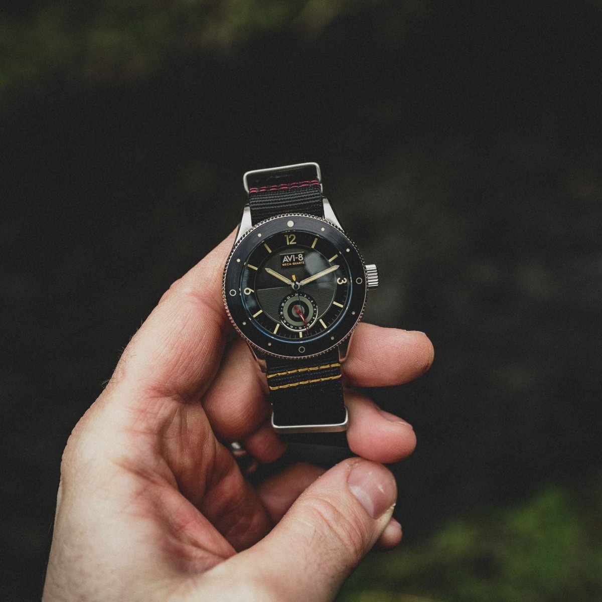 AVI - 8 Airmaster Sector Meca - Quartz Raven Black | TIME Watches
