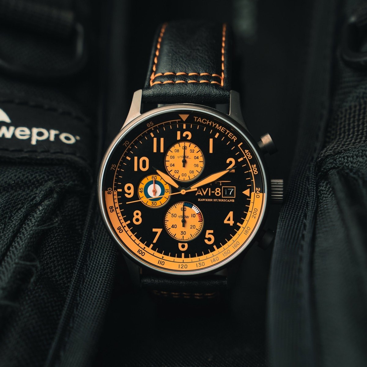 AVI - 8 Classic Chronograph Noire | TIME Watches