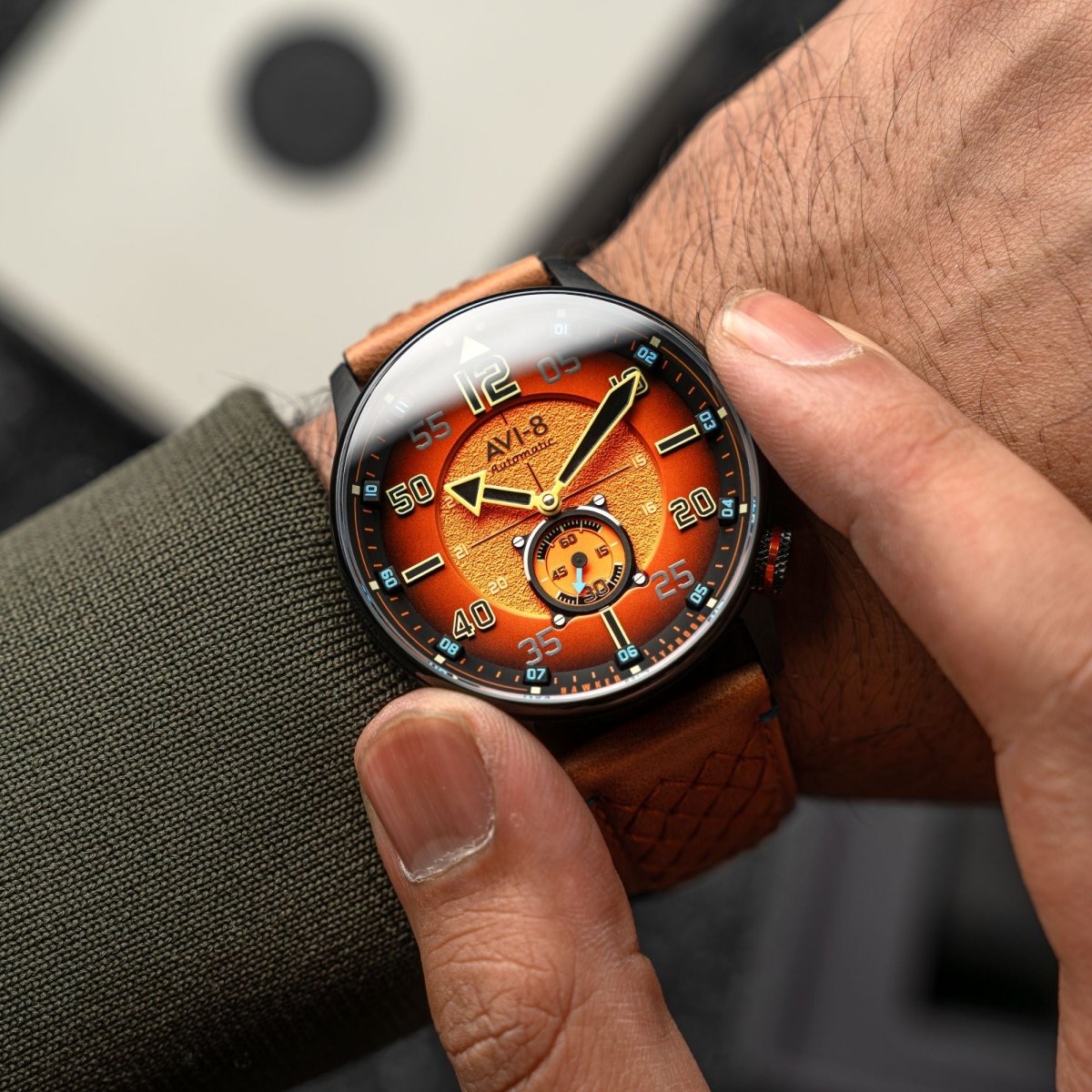 AVI - 8 Hawker Typhoon Baldwin Automatic Burnt Orange Av 4119 02 | TIME Watches