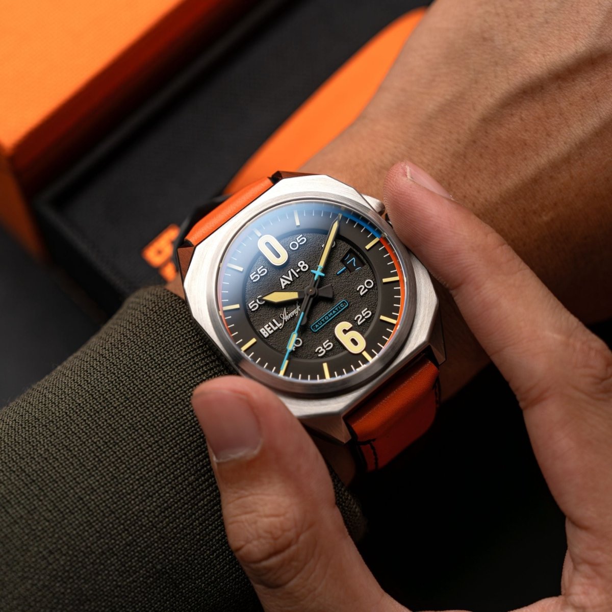 AVI - 8 Machbuster Automatic Graphite Black | TIME Watches