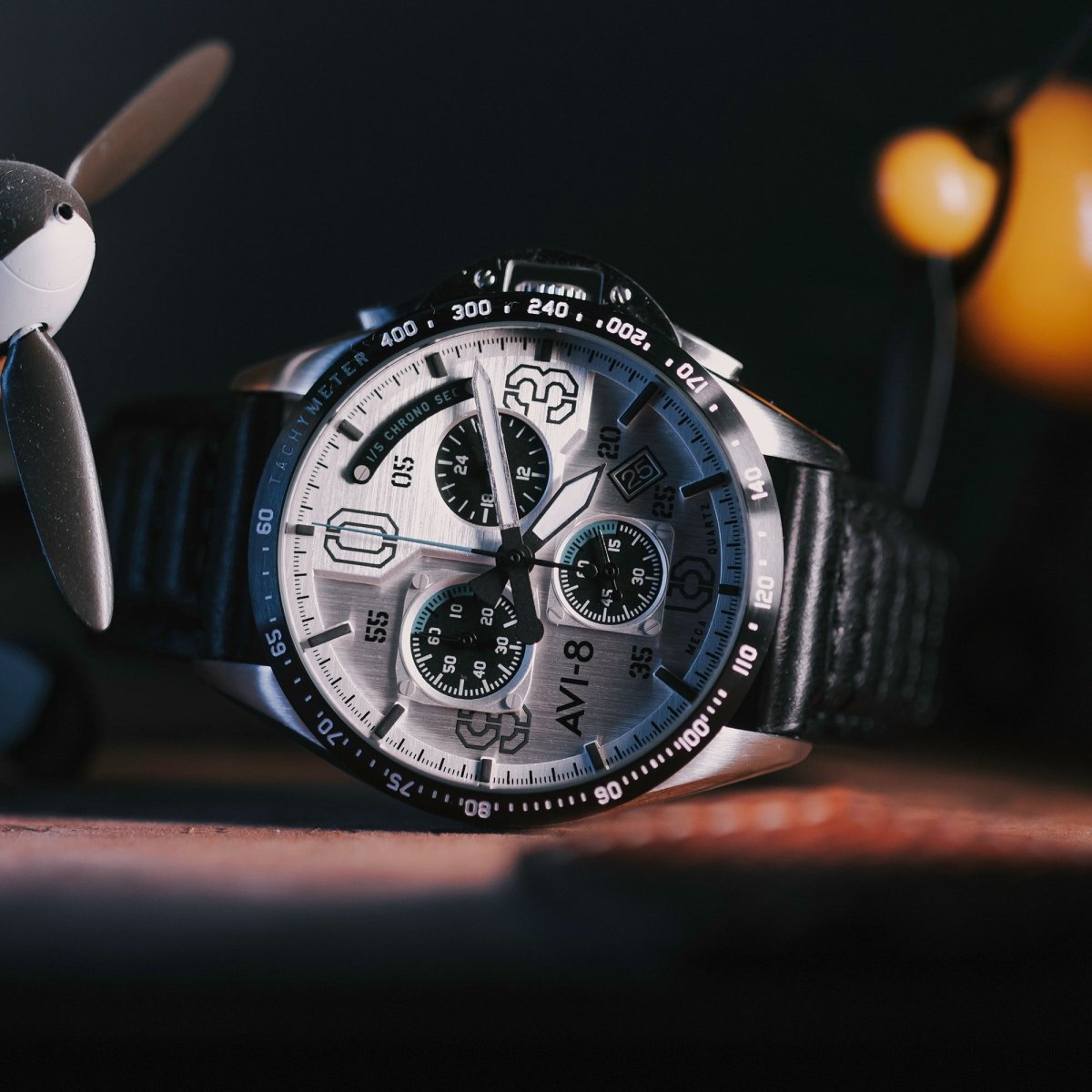 AVI - 8 P51 Mustang Blakeslee Meca Quartz Chronograph Command Pilot Av 4077 01 | TIME Watches