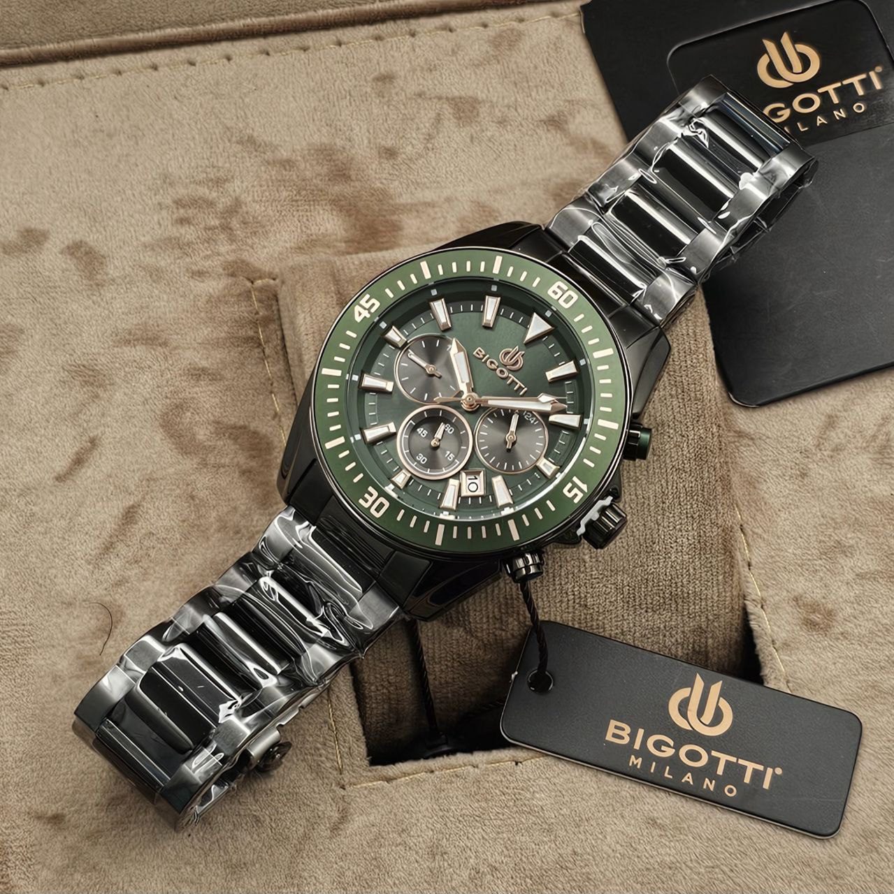 Bigotti Gunmetal Green Dial Calendar Stainless Steel Men’s Watch | BG.1.10570-4
