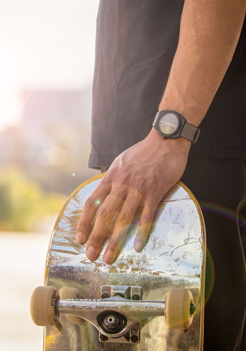 NIXON Light Wave Men's Watch | Time Watch Specialists