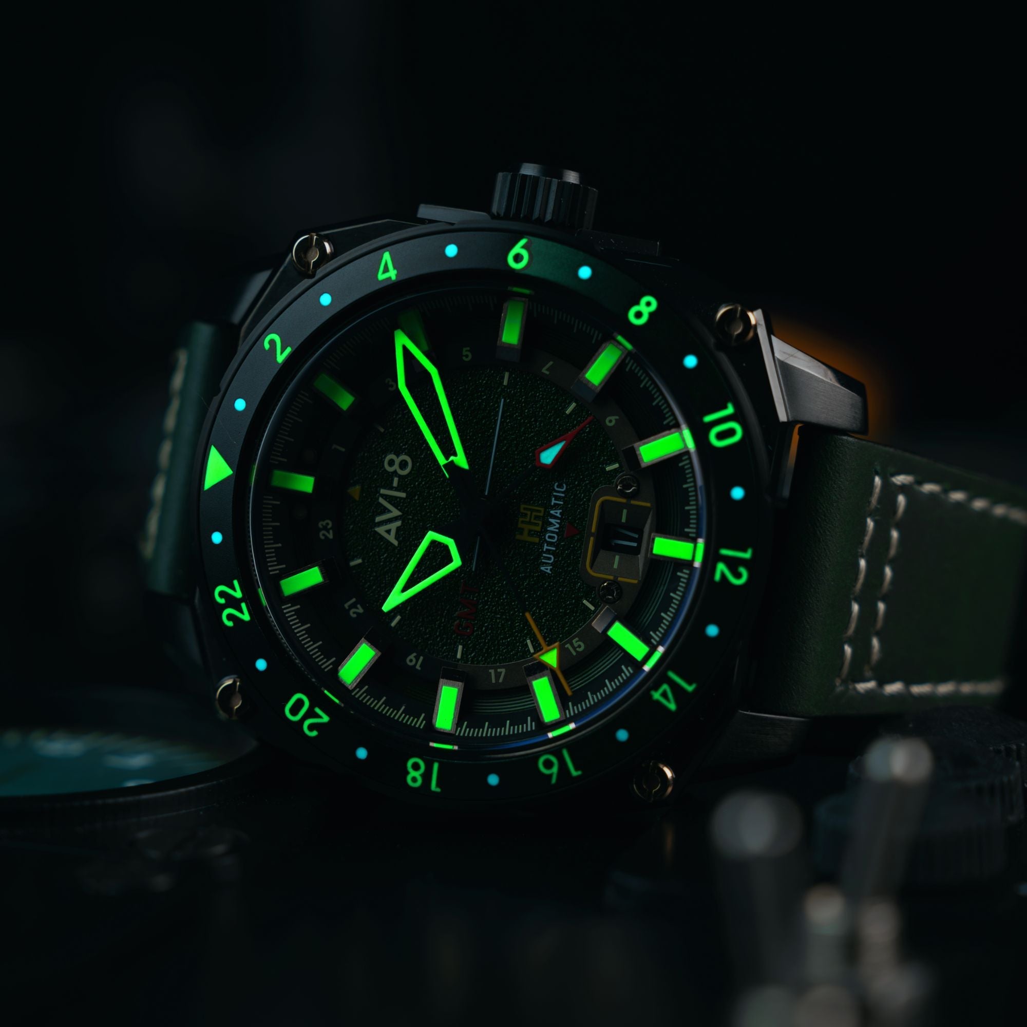 AVI-8 Hawker Hunter Atlas Gmt Automatic Amazon Green Av 4122 03