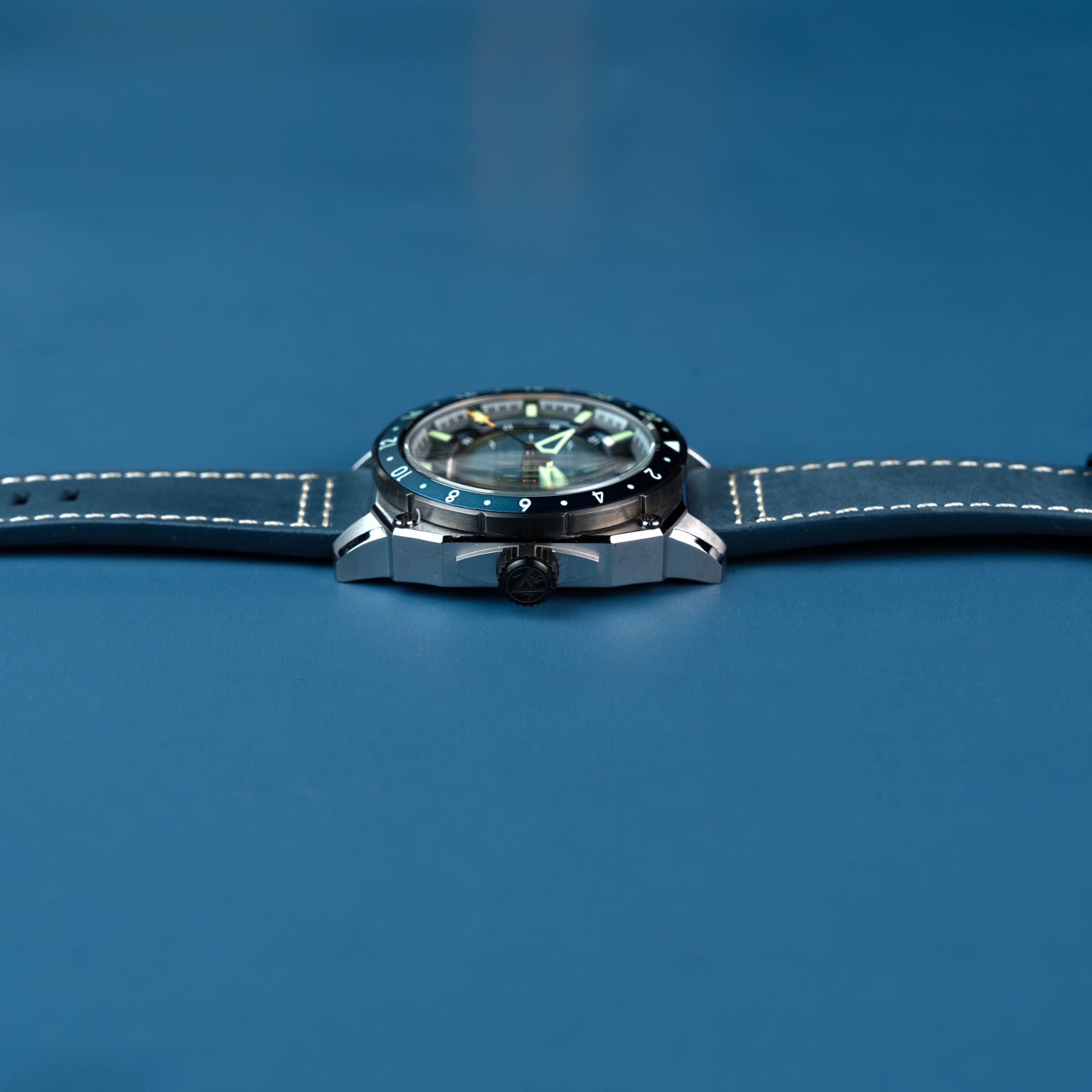 AVI-8 Atlas Gmt Automatic Retro Blue