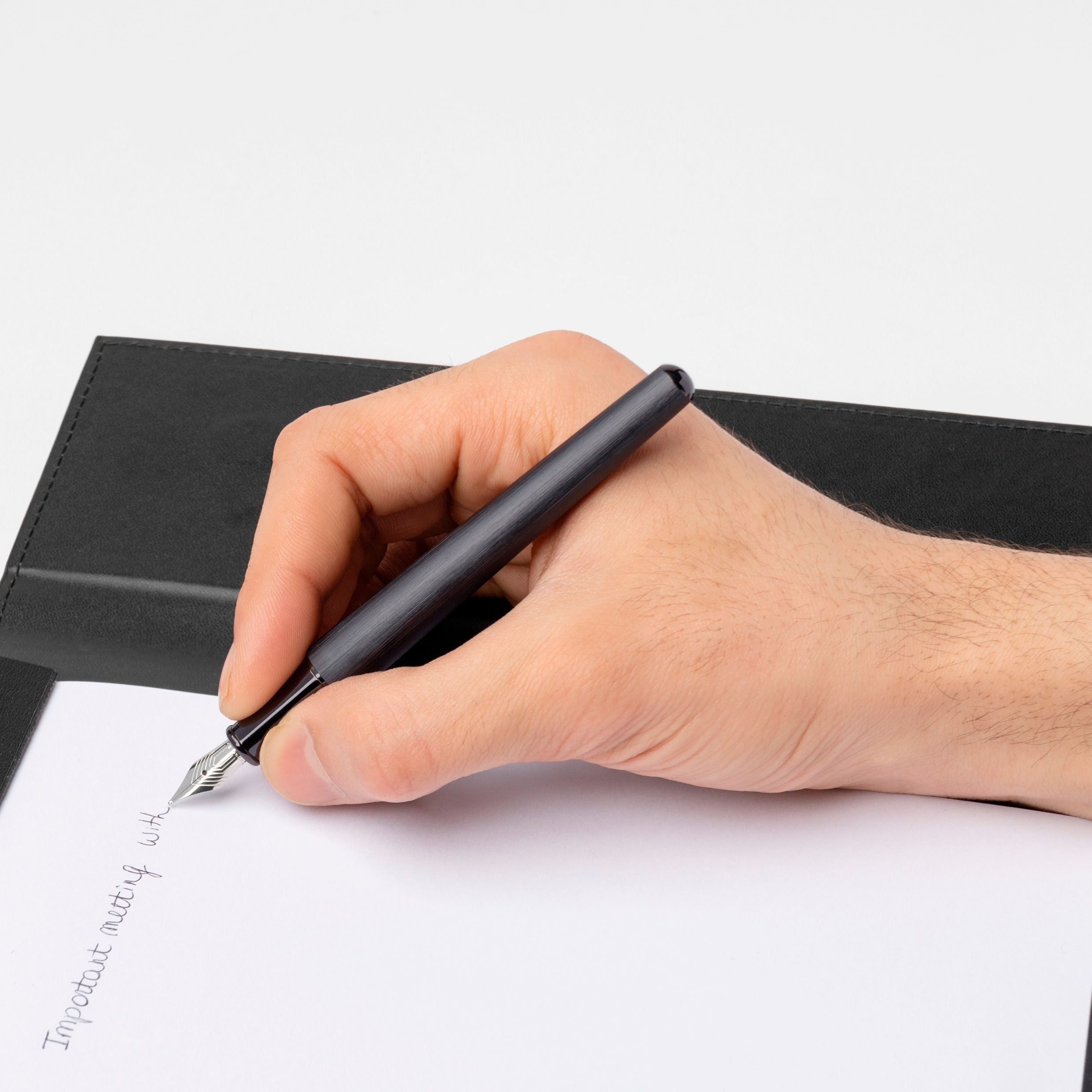 HUGO BOSS HSH3412D-Fountain pen Contour Iconic