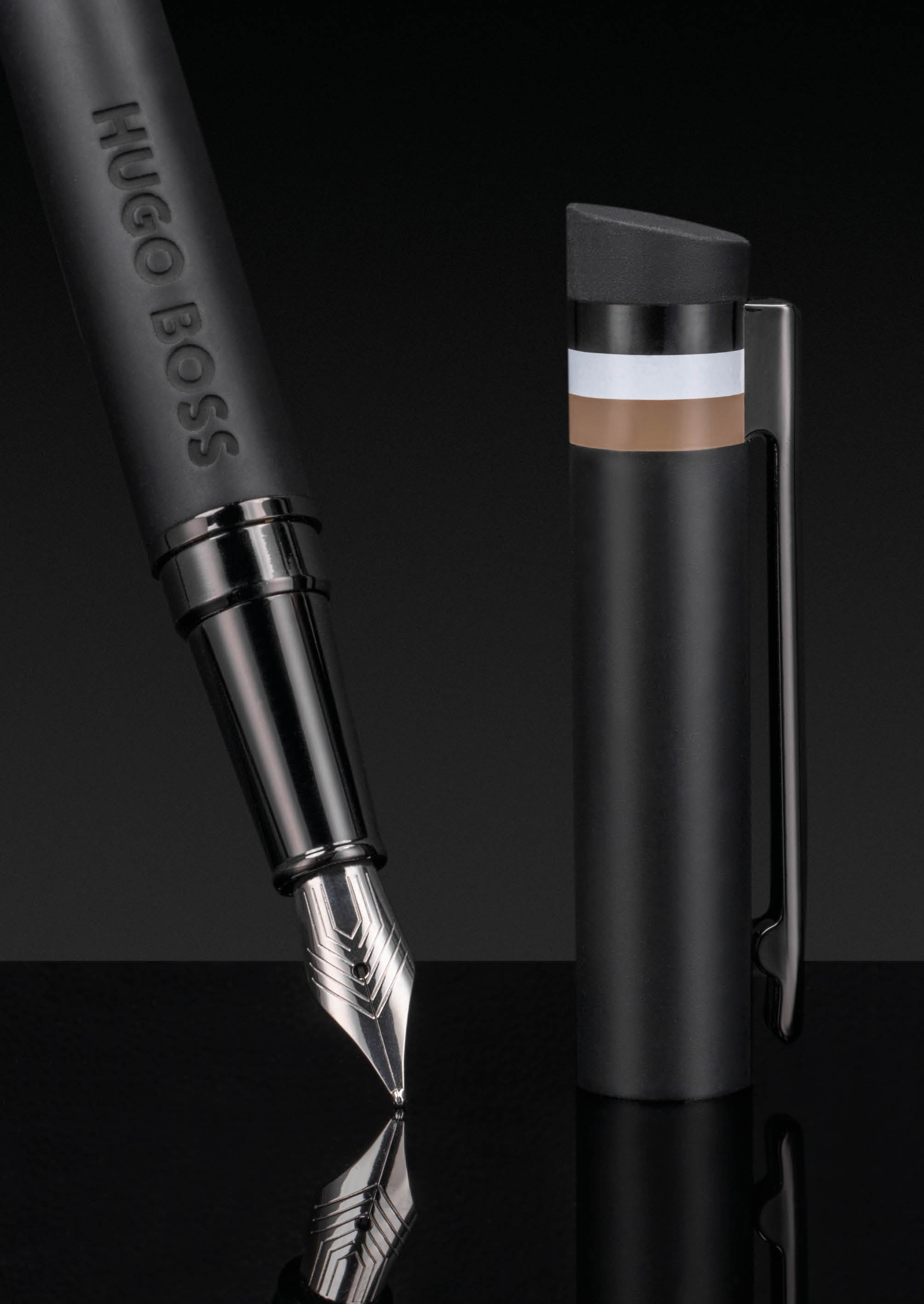 HUGO BOSS HSG3522A-Fountain pen Loop Black Iconic
