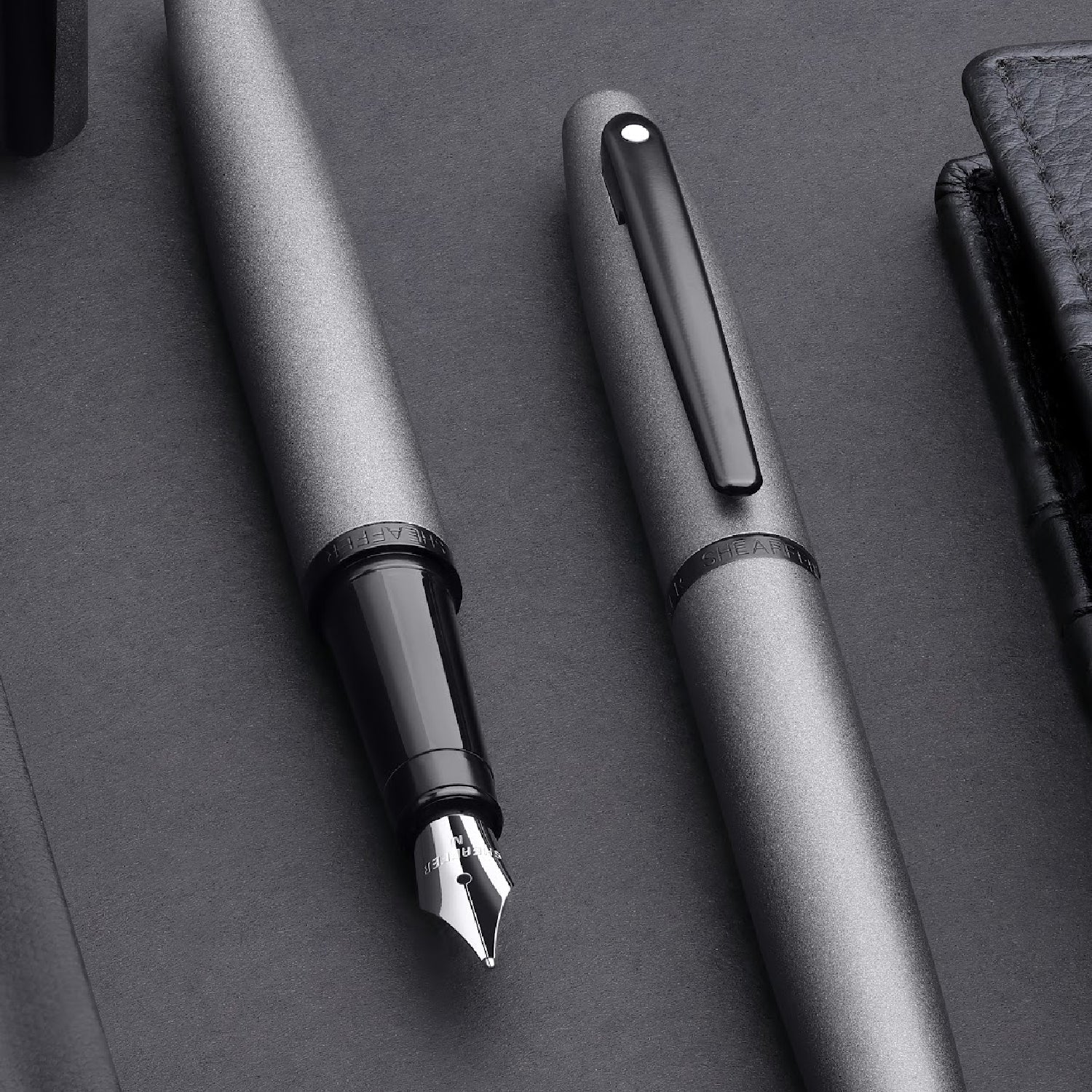 Sheaffer VFM 9424 Matte Gray Fountain Pen With Matte Black Trim |