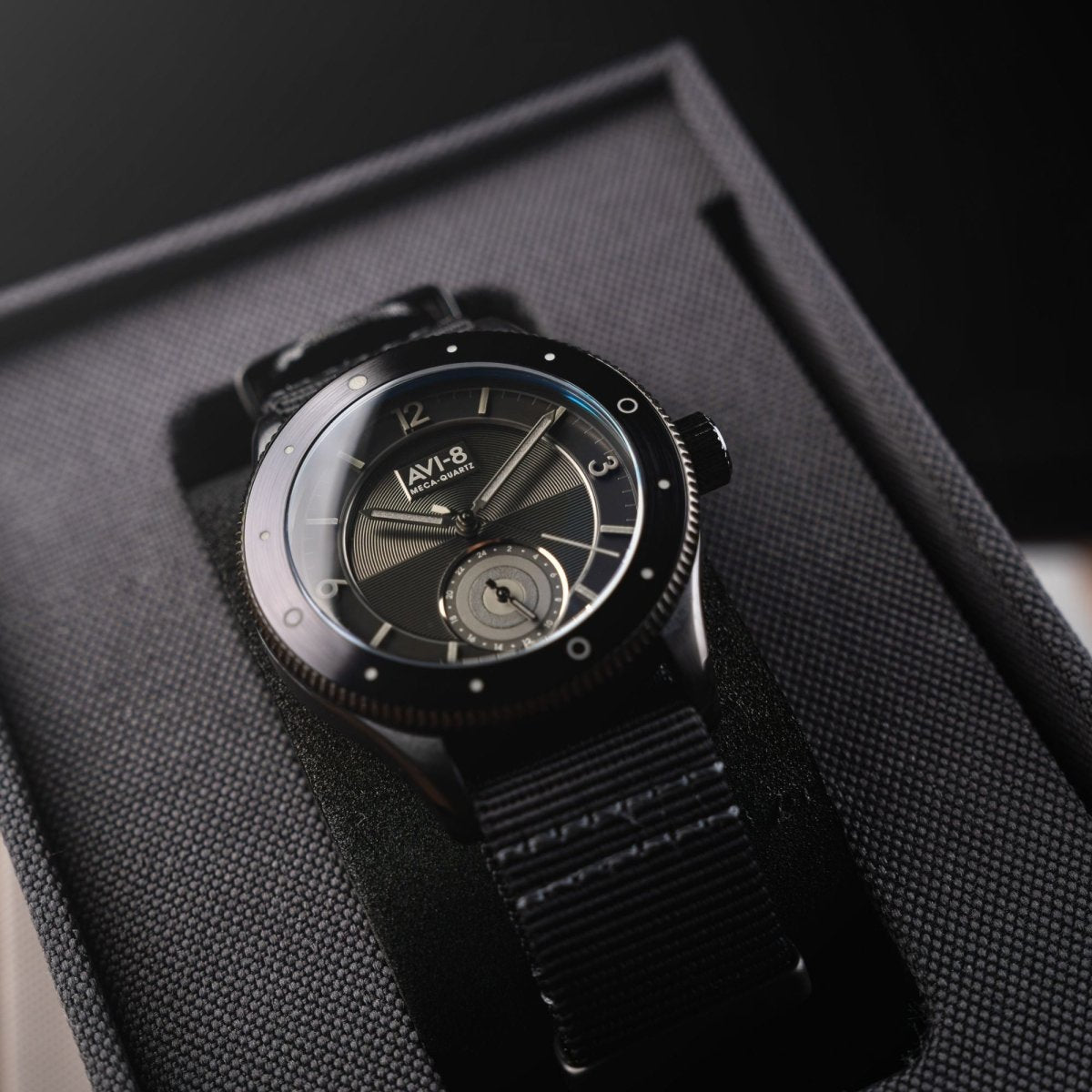 AVI - 8 Airmaster Sector Meca - Quartz Jet Black | TIME Watches