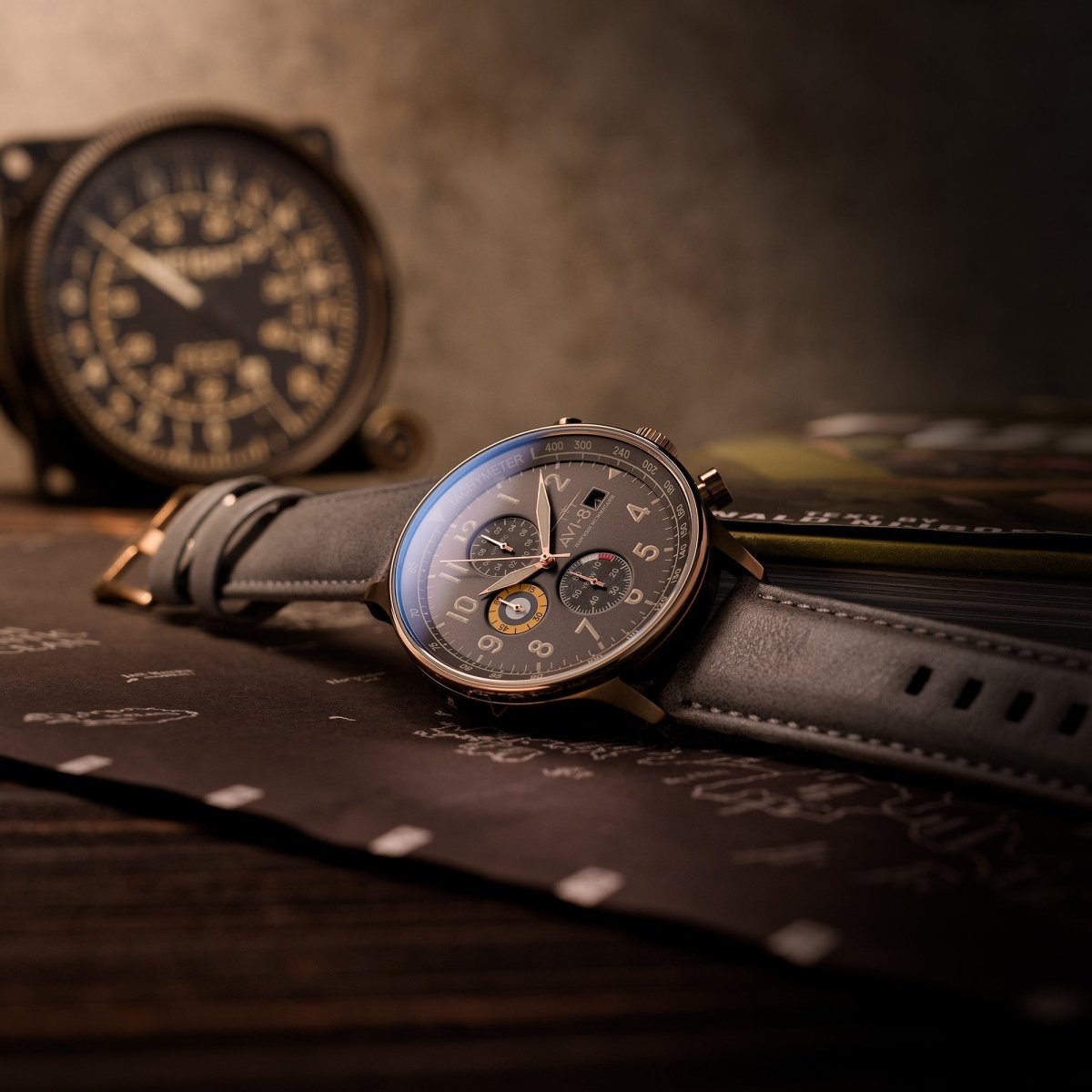 AVI - 8 Classic Chronograph Fossil Grey | TIME Watches
