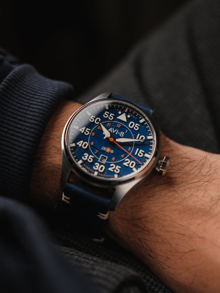 AVI - 8 Hawker Hurricane Clowes Automatic Acklington Av 4097 02 | TIME Watches
