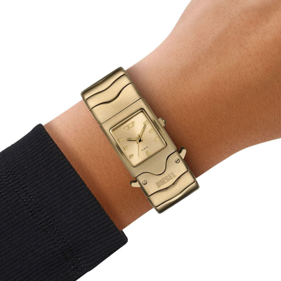 Diesel Closer Stainless Steel Gold-Tone Unisex Watch | DZ2223
