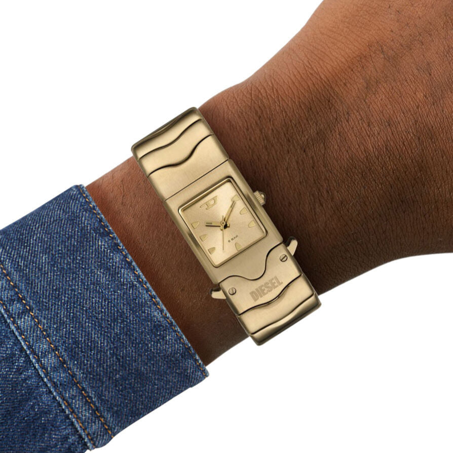 Diesel Closer Stainless Steel Gold-Tone Unisex Watch | DZ2223