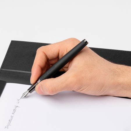 HUGO BOSS Loop Black Iconic Fountain Pen | HSG3522A | TIME Watches