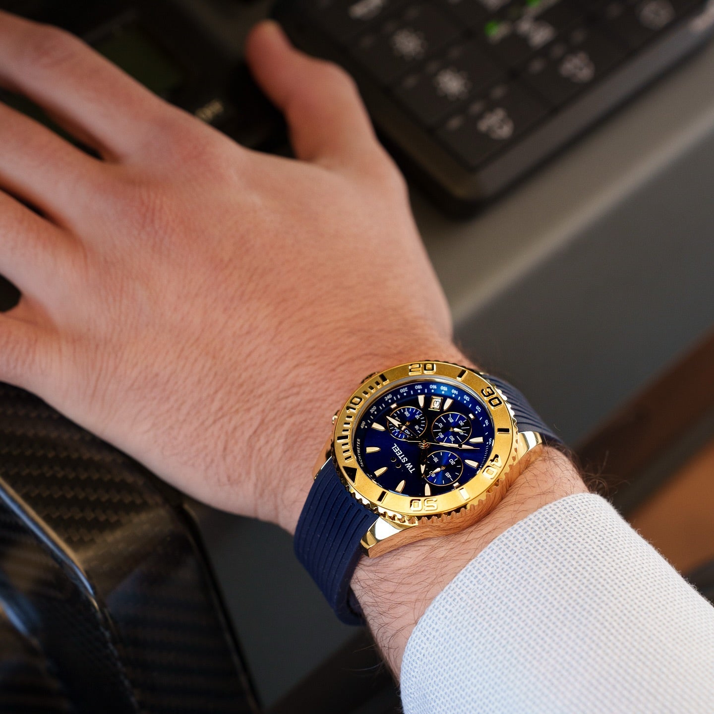 TW Steel Vanceur Diver Gold with Blue Rubber Strap Men's Watch | VA2