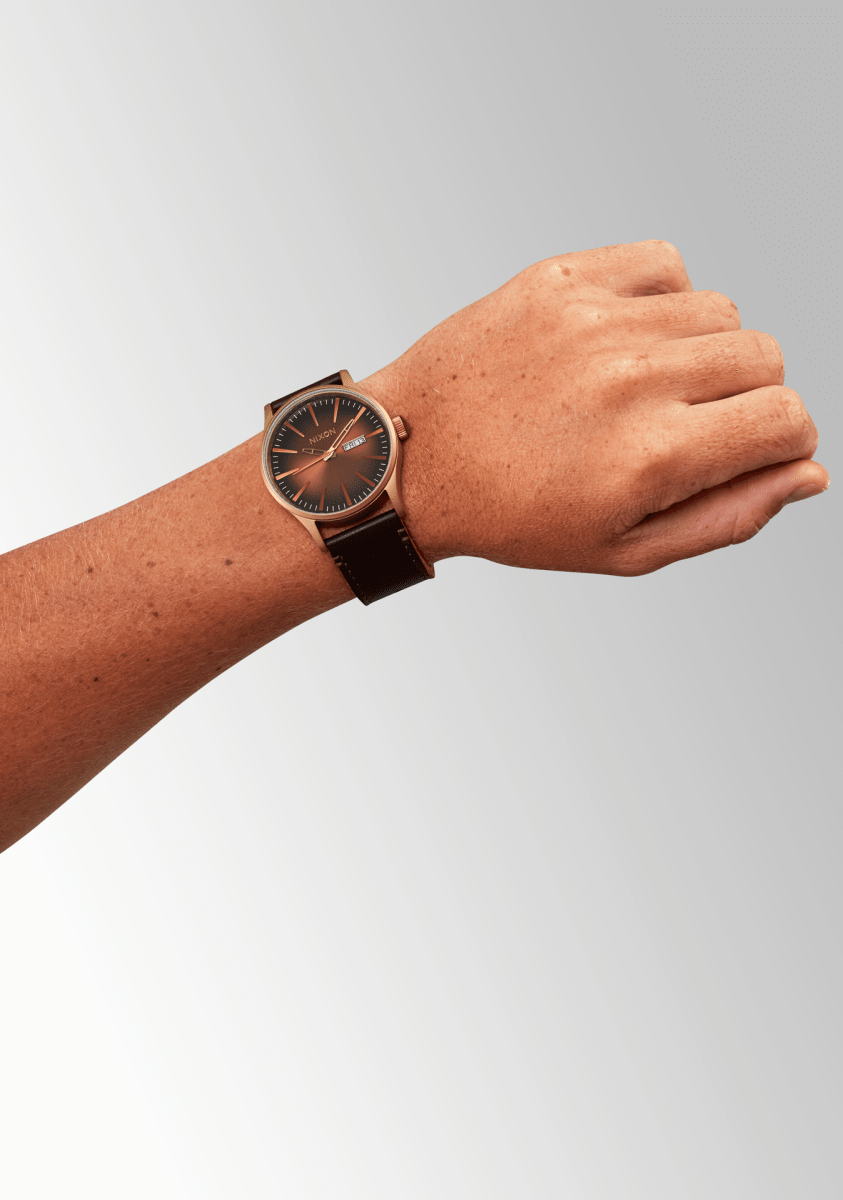 NIXON Sentry Leather Black Dial and Black Leather 40mm Men's Watch | A1055145 - 00 | TIME Watches