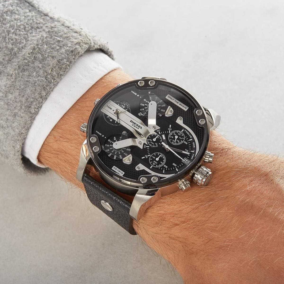 Diesel Men's Mr. Daddy 2.0 Silver Round Leather Watch - DZ7313 | Time Watch Specialists