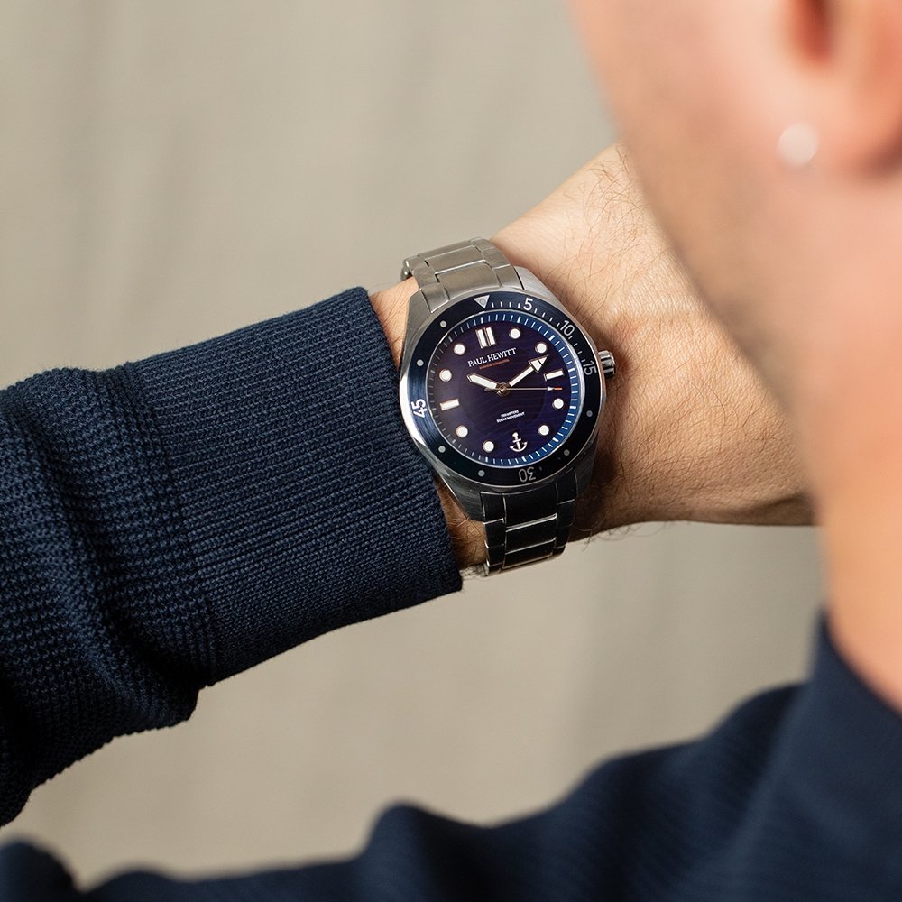 特別販売 PAUL HEWITT Breakwater Line Navy Sunray Men´s Stainless Steel Watch  with Metal Band Blue Dial 並行輸入品